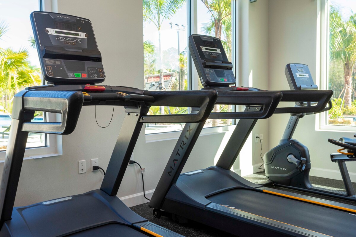 9 MI to Disney w Pool + Arcade + FREE Waterpark