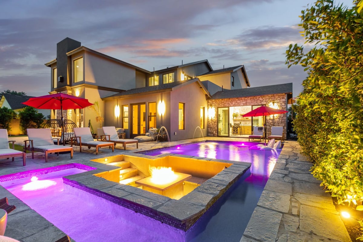 6 Beds | 5 Showers | Htd. Pool, Firepit & Putt Grn