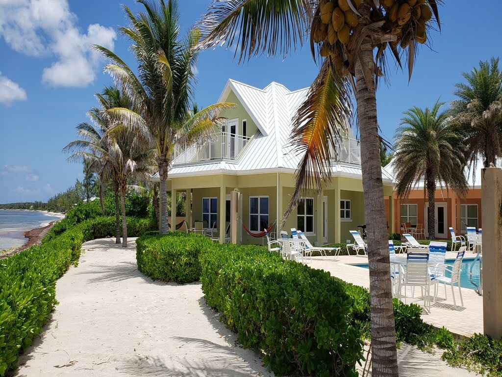 Luxury 3bd Beach Front, # 4 Green, Stunning Views — North Side, Grand Cayman — vacation rental