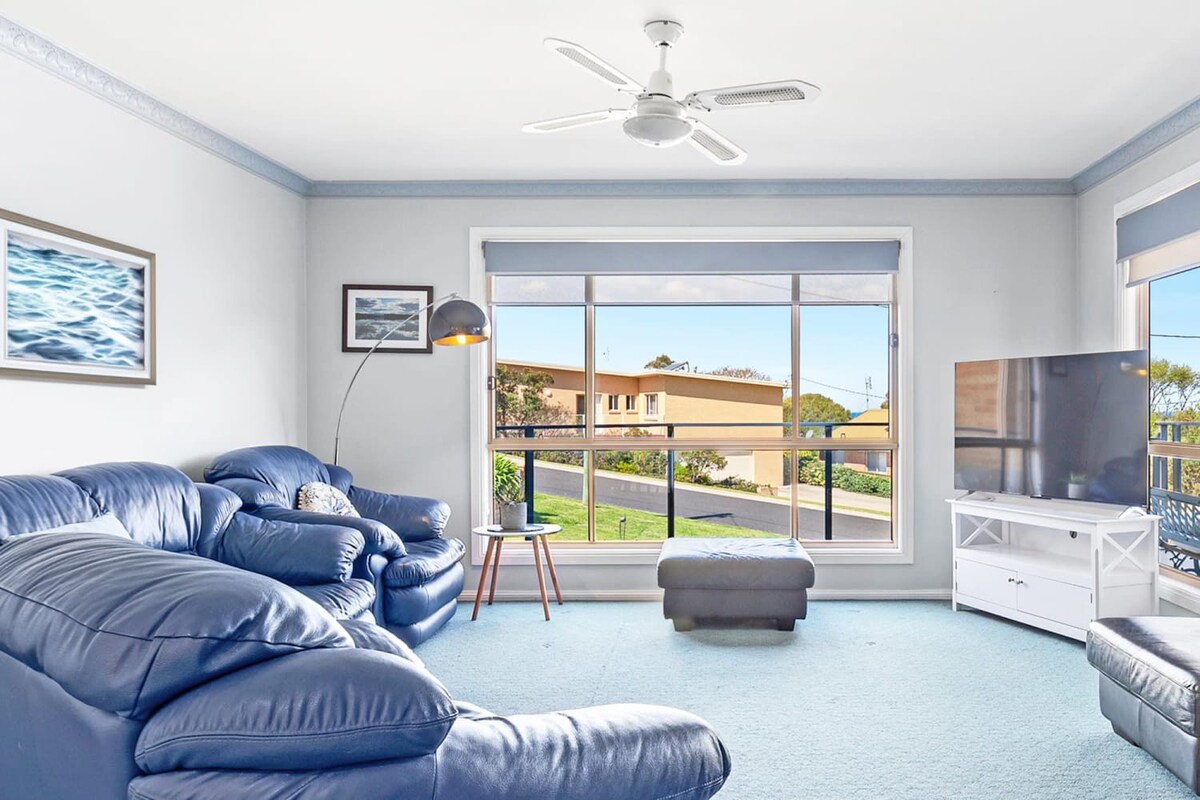 Pet-Friendly Family Stay – Coastal Tails at Tuross Head