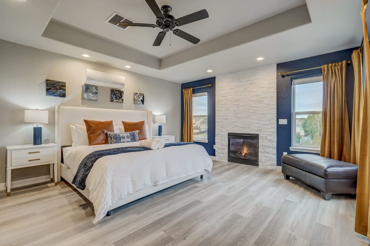 Mystique Villa! Gym, Pool Table, BBQ β Colorado Springs, CO β vacation rental