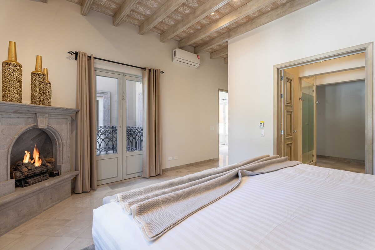 Casa Regina, 3BR Home in Centro w/ Rooftop Jacuzzi 22