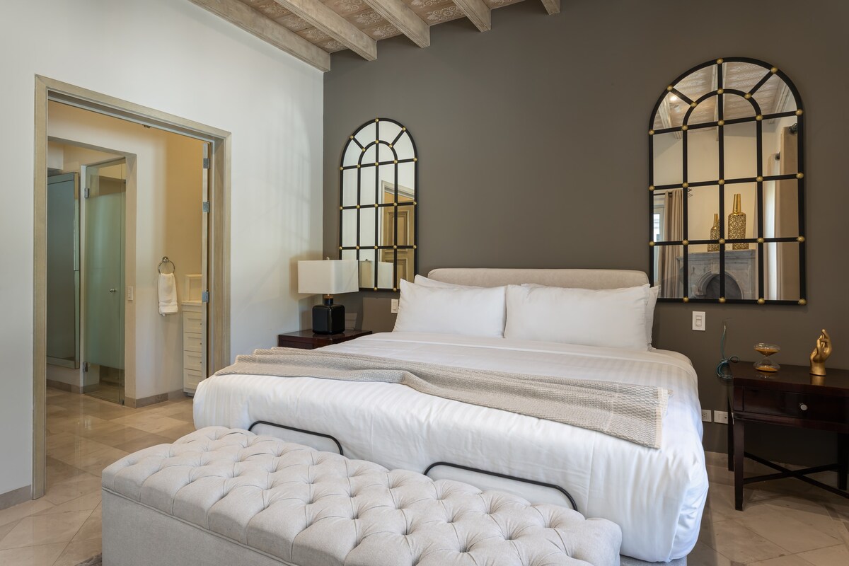 Casa Regina, 3BR Home in Centro w/ Rooftop Jacuzzi 21