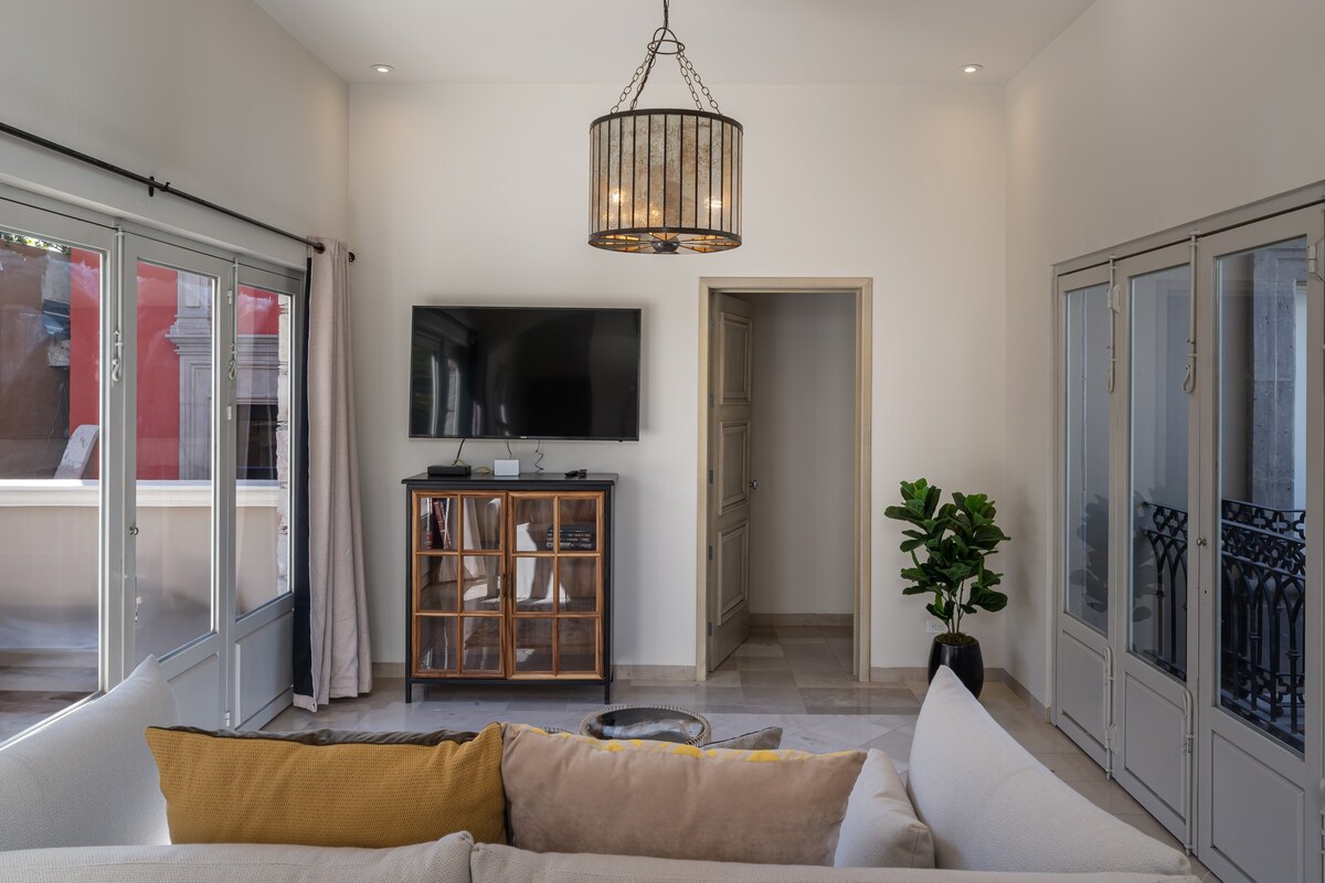 Casa Regina, 3BR Home in Centro w/ Rooftop Jacuzzi 27