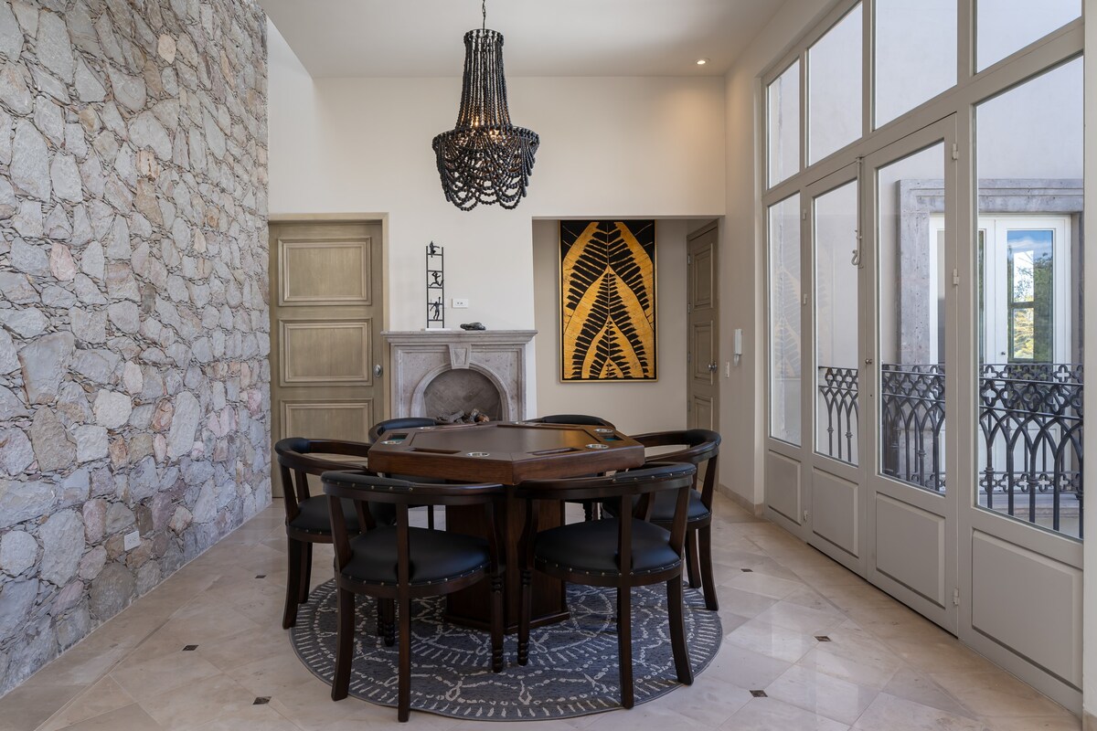 Casa Regina, 3BR Home in Centro w/ Rooftop Jacuzzi 29