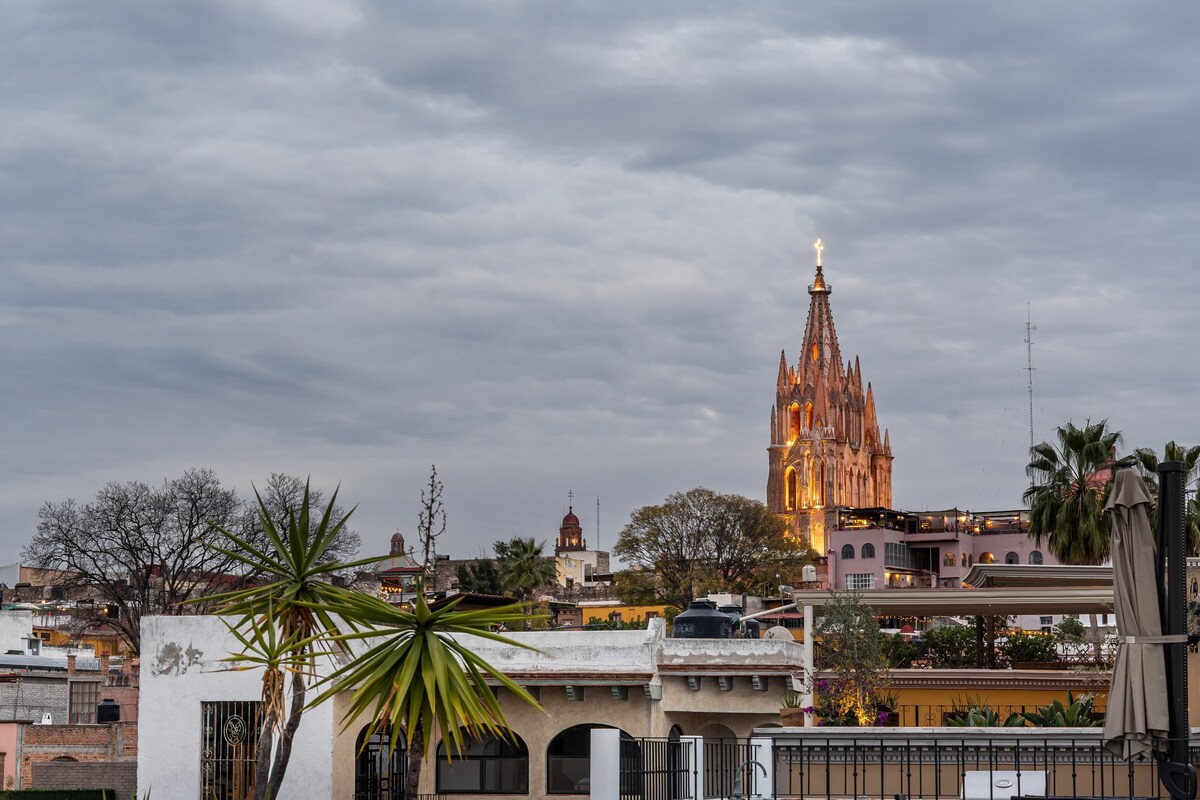 Casa Regina, 3BR Home in Centro w/ Rooftop Jacuzzi 35