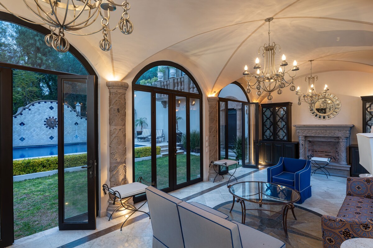 Casa Lu, Modern 3BR Home in Centro with Rooftop 29