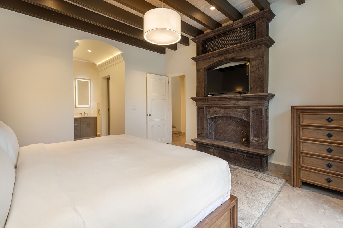 Casa Lu, Modern 3BR Home in Centro with Rooftop 12