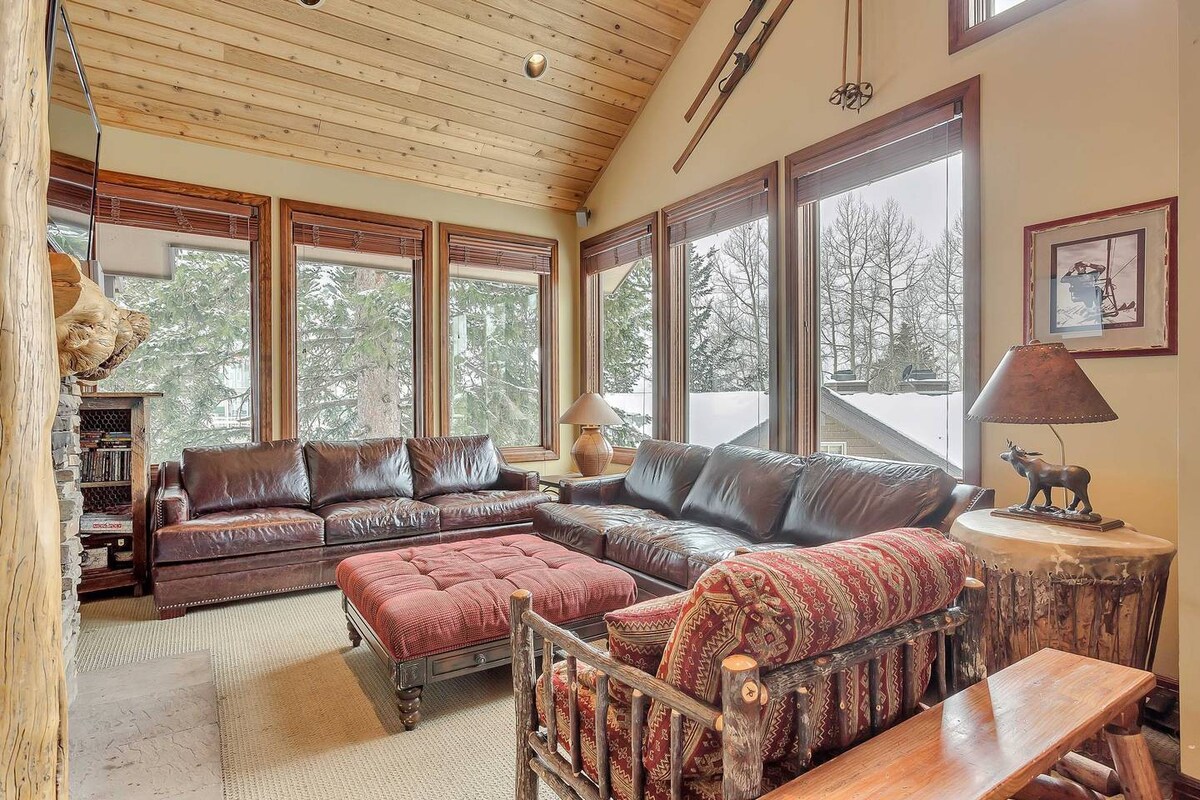 High End Alta Townhouse with Hot Tub photo 6