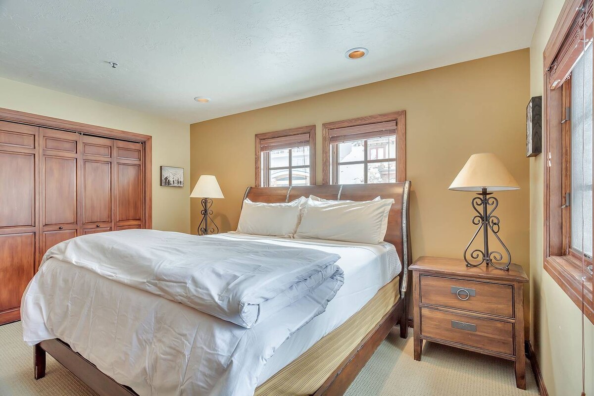 High End Alta Townhouse with Hot Tub photo 14