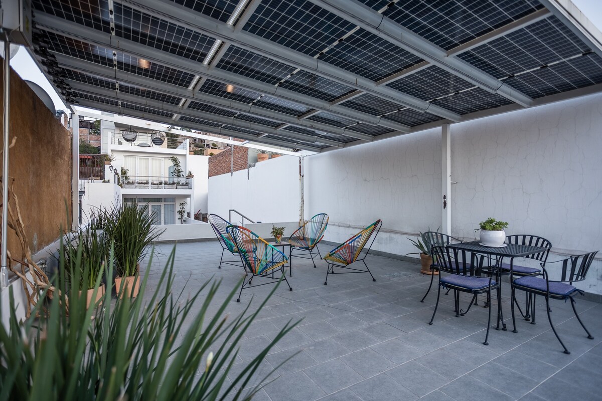 Casita Blanca, 1BR Modern Home w/ AC & Rooftop · photo 11
