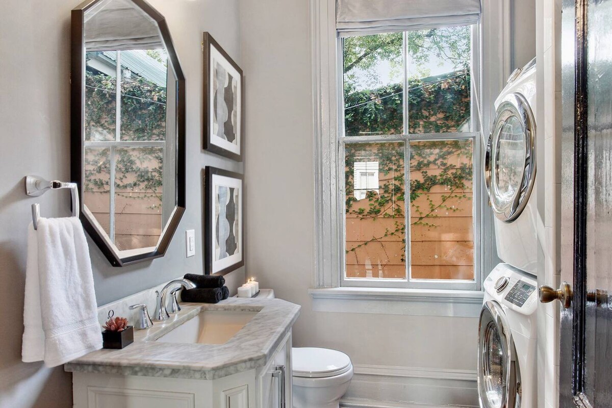 Modern Queen Anne Victorian | Forsyth Park photo 8