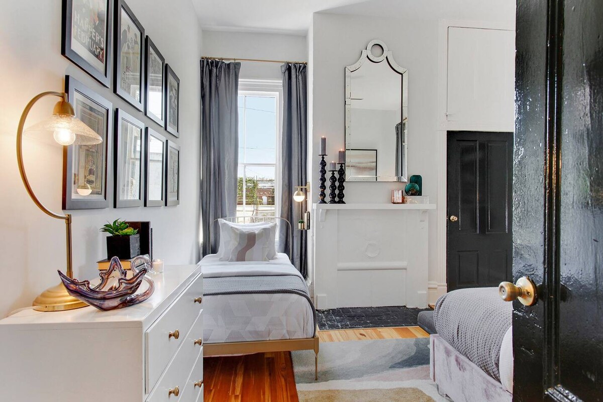 Modern Queen Anne Victorian | Forsyth Park photo 6