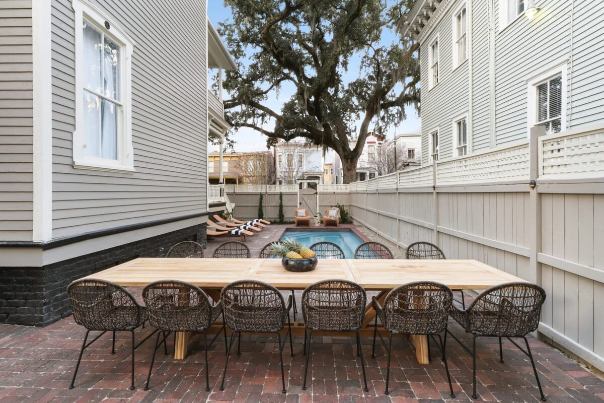 Modern Queen Anne Victorian | Forsyth Park photo 5