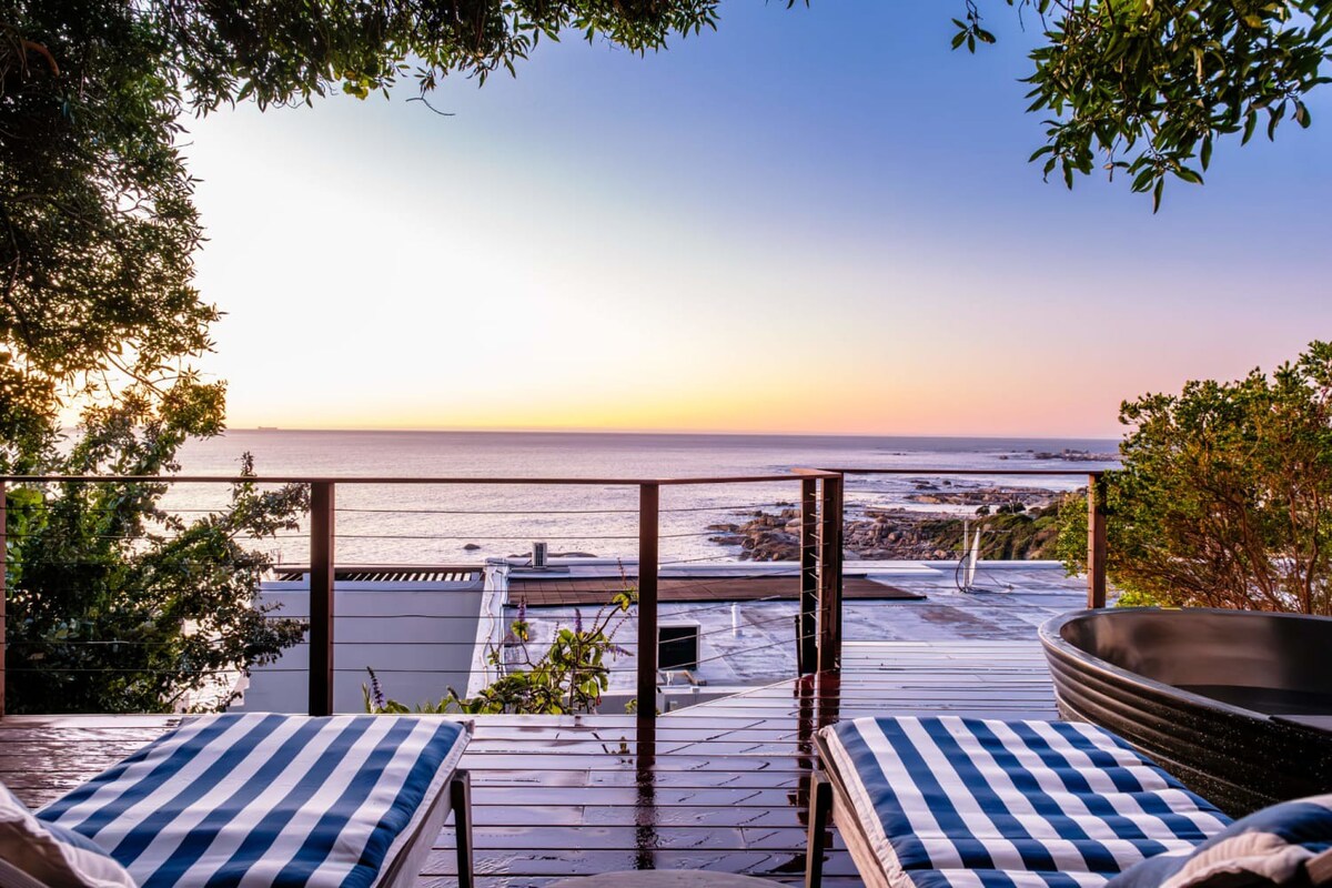 Luxurious Camps Bay Retreat w Sea Views Rock Residence Nox Cape Town