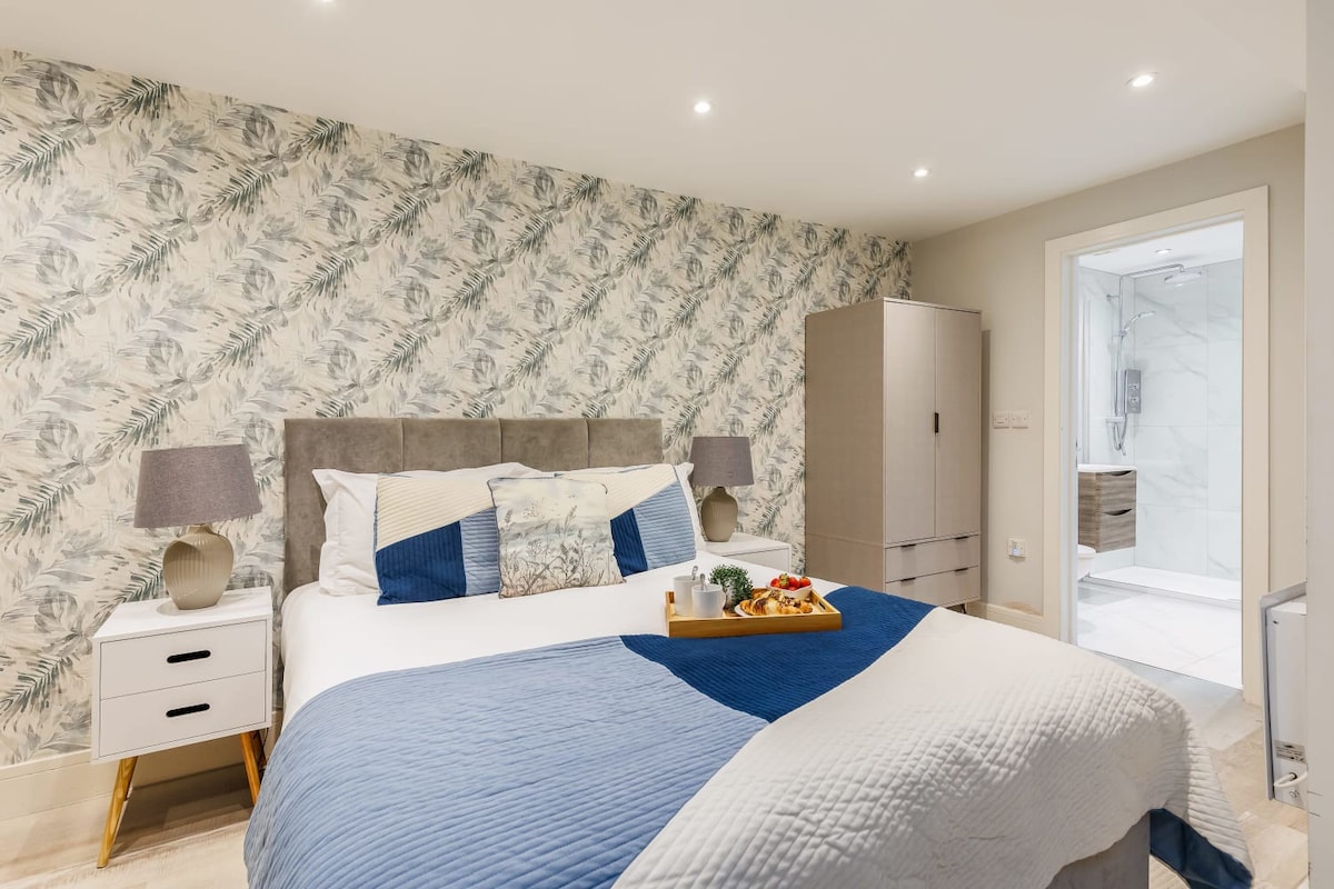 Delightful 1-Bed Studio; Free Parking & Near Beach