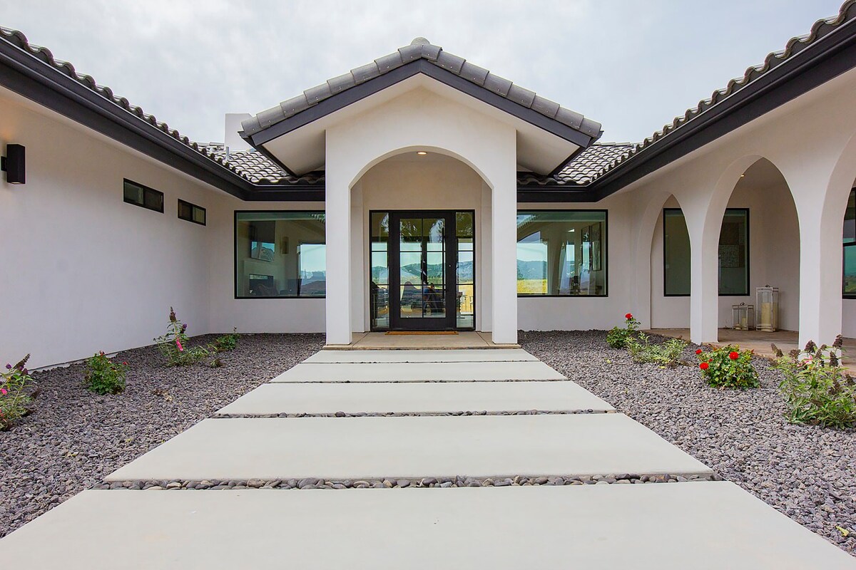 NEW! Custom Luxury Estate on 220 Acres Lot - Views — Paso Robles, CA — vacation rental