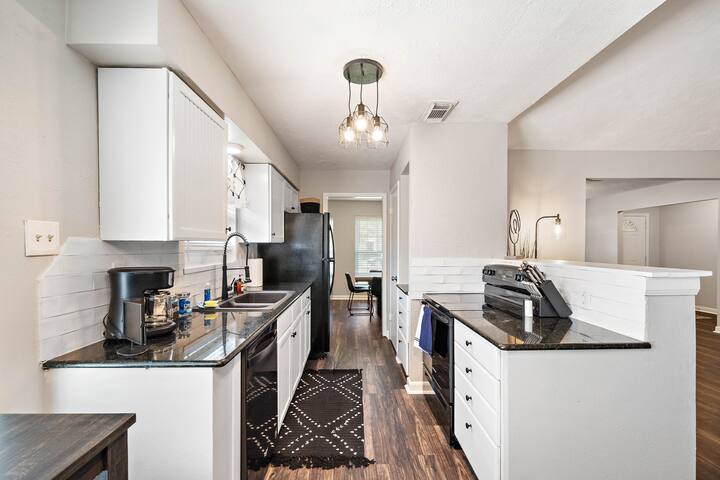 Private Yard Oasis: 4BR Home, Sleeps 10