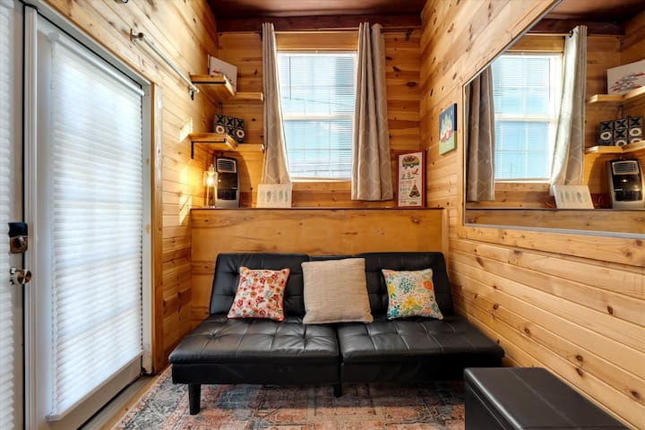 Farm Stay Tiny House with King Bed & Fire Pit