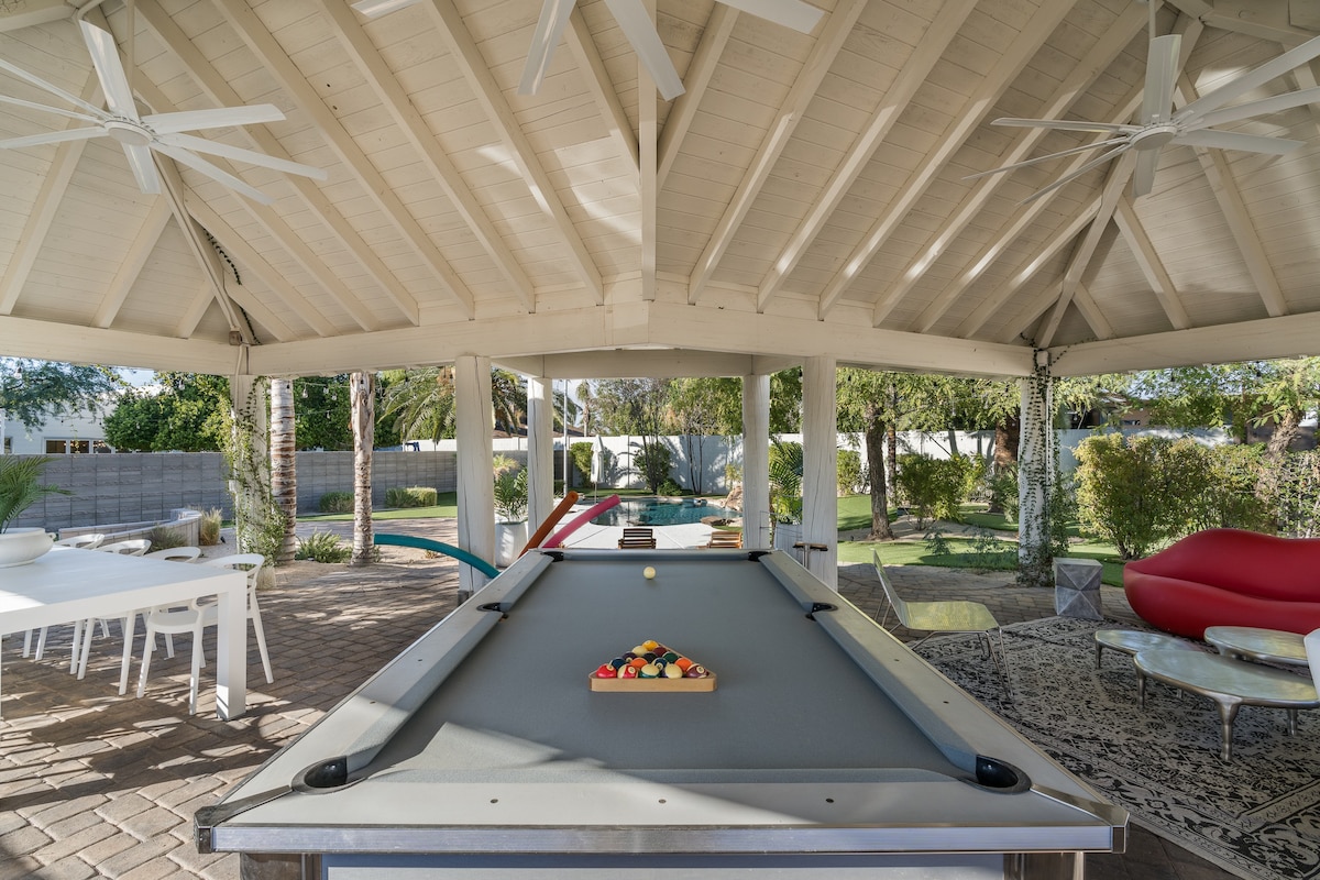 Modern Poolside Retreat- Mini Golf, Fire Pit +MORE - Foto 24