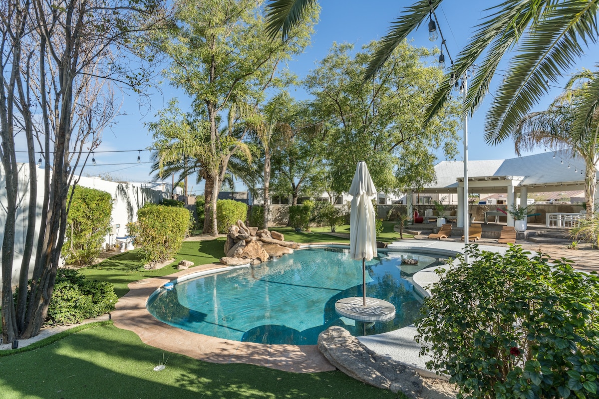 Modern Poolside Retreat- Mini Golf, Fire Pit +MORE - Foto 28
