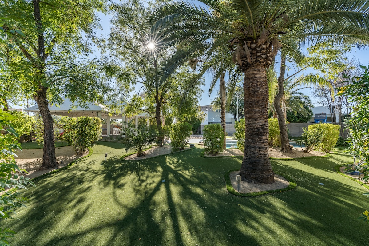 Modern Poolside Retreat- Mini Golf, Fire Pit +MORE - Foto 29