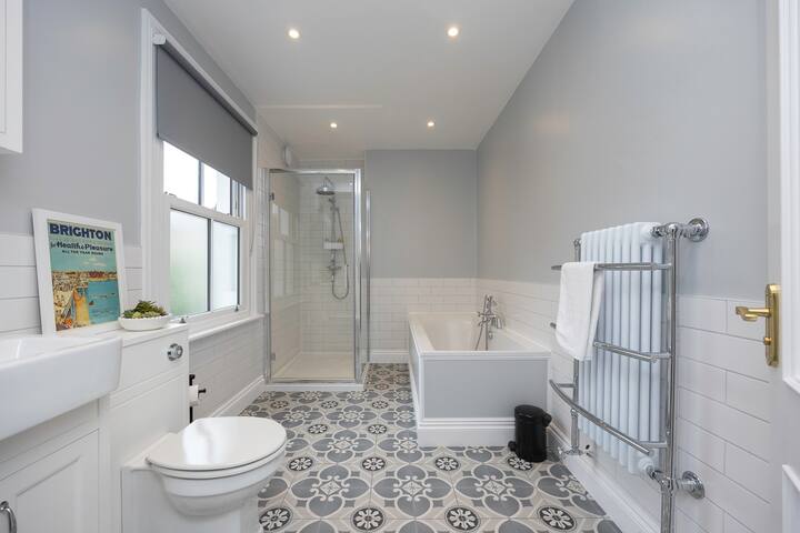 Full bathroom