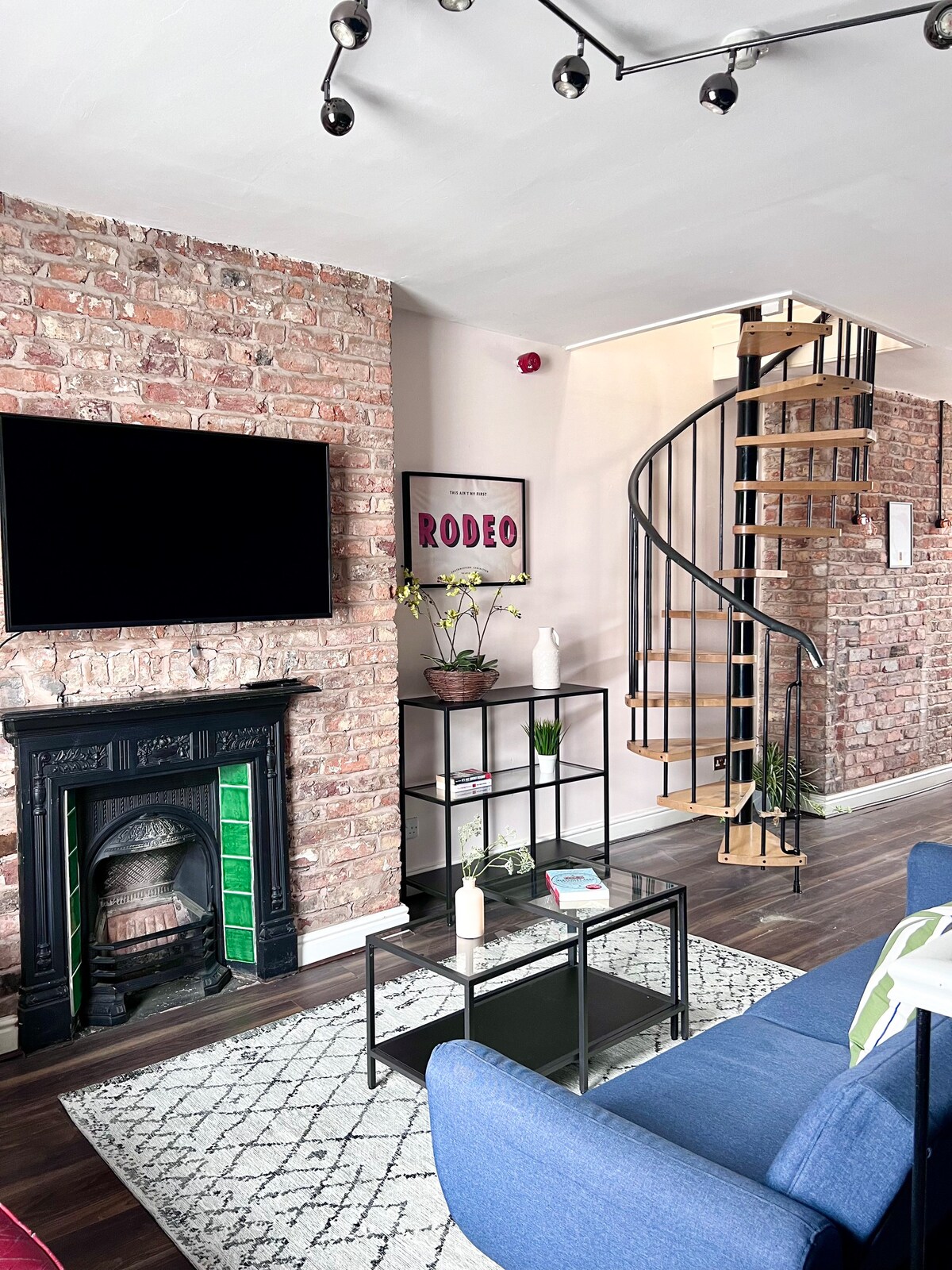 Stylish and Central - 2 bed, sleeps 4