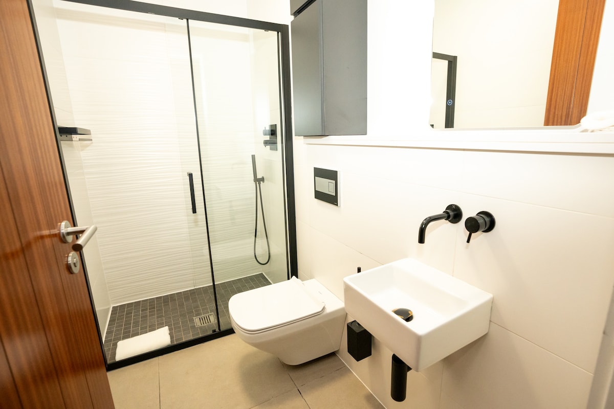 Luxury Townhouse I Private Roof Terrace I Sleeps10 - Picture 20