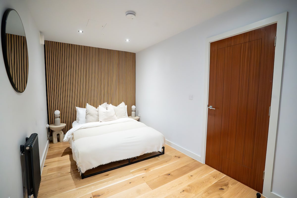Luxury Townhouse I Private Roof Terrace I Sleeps10 - Picture 17