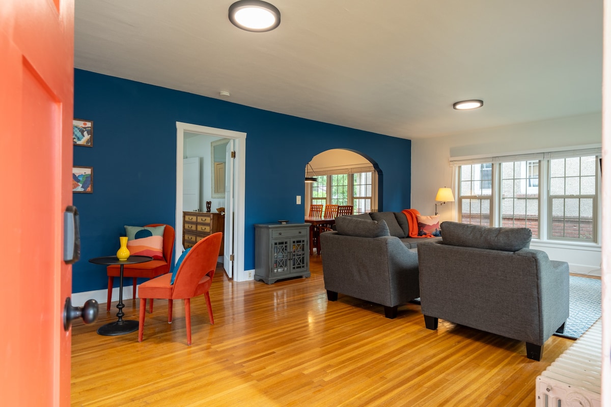 Steps to Manito Park | Home + Private Suite