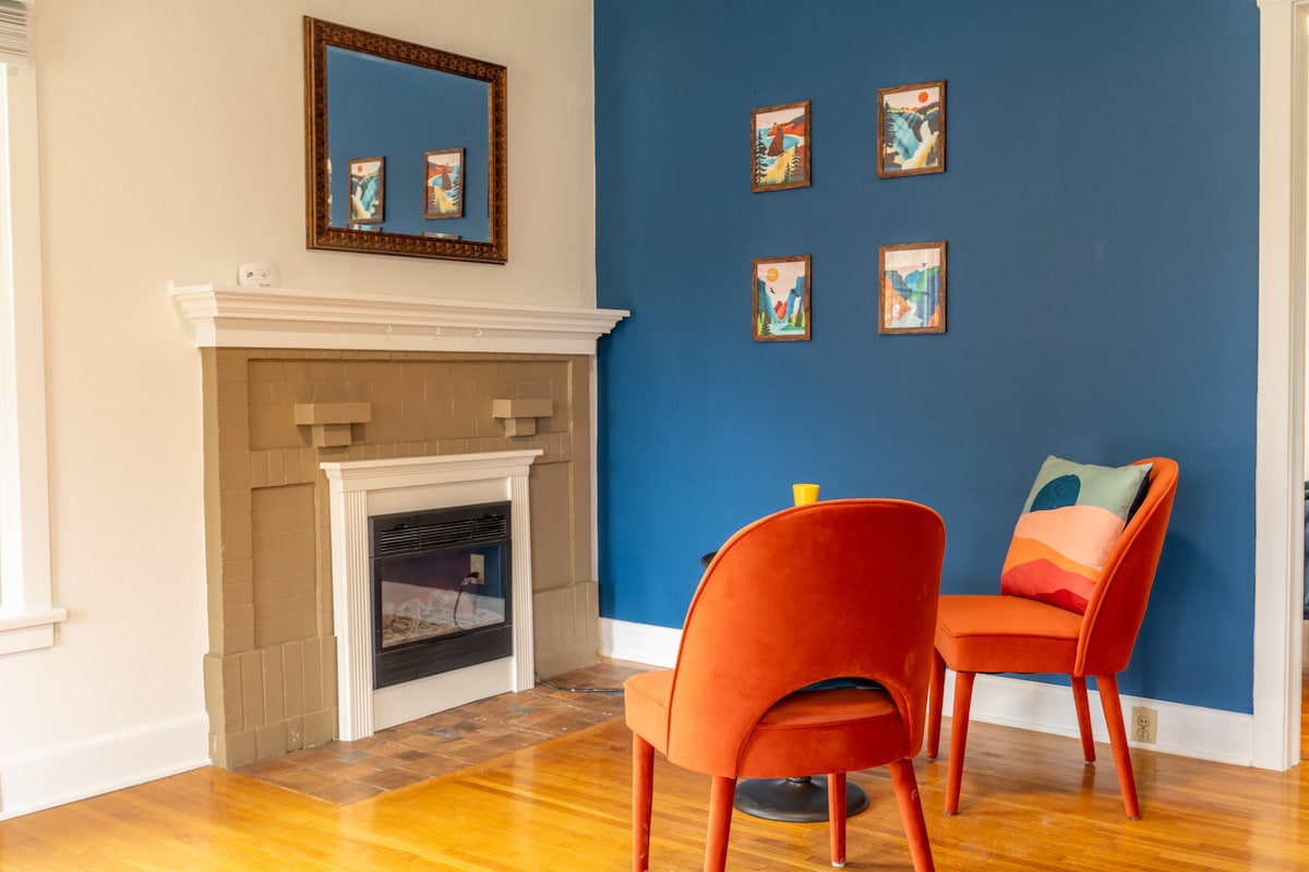 Steps to Manito Park | Home + Private Suite