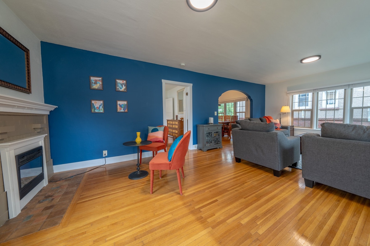 Steps to Manito Park | Home + Private Suite