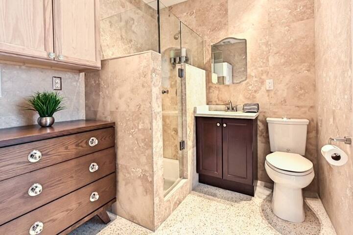 WiltonPlex D