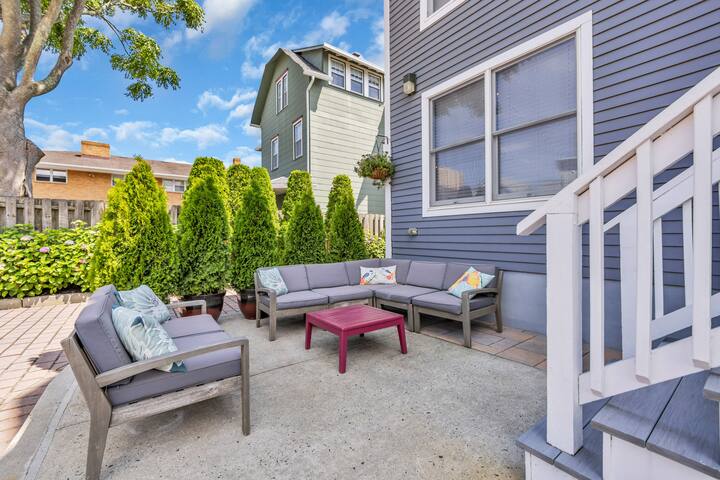 AP 3 Bd Apt 2 BLKS to BEACH, Parking and BBQ!