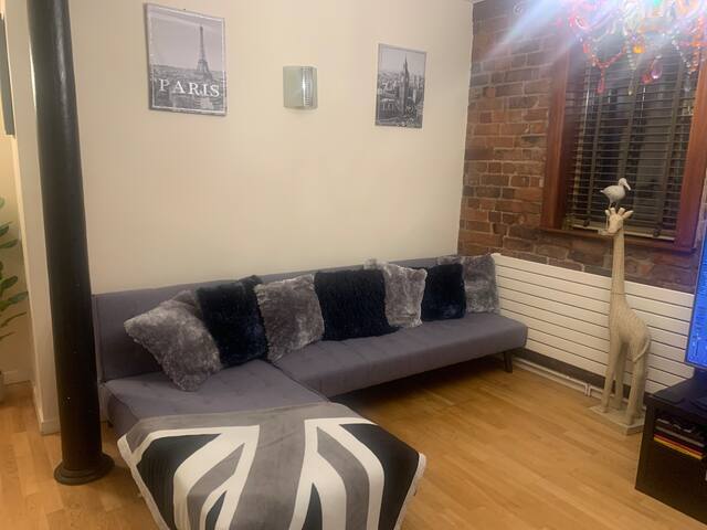 Awesome Mathew St 2 Bed duplex 2 bed sleeps 6 - Photo 11