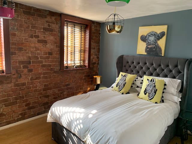 Awesome Mathew St 2 Bed duplex 2 bed sleeps 6 - Photo 3