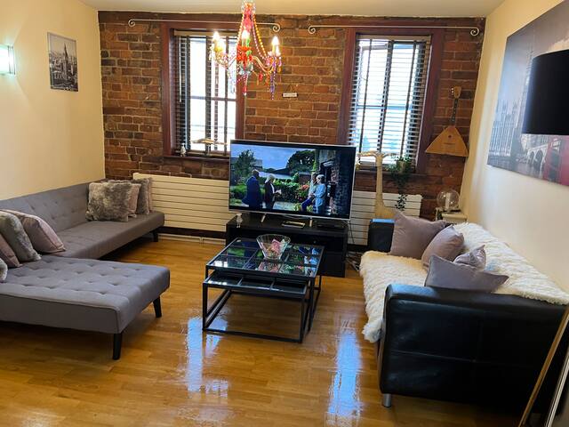 Awesome Mathew St 2 Bed duplex 2 bed sleeps 6 - Photo 47