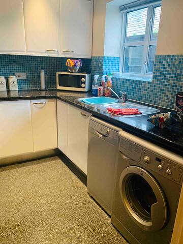 Awesome Mathew St 2 Bed duplex 2 bed sleeps 6 - Photo 18