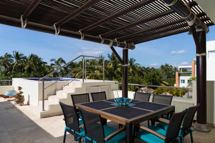 Ocean-view apartment with private terrace pool