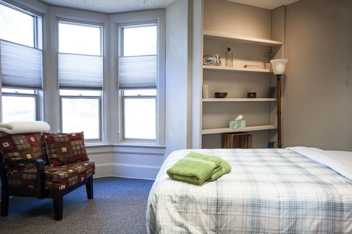 Quaint Historic Room Downtown