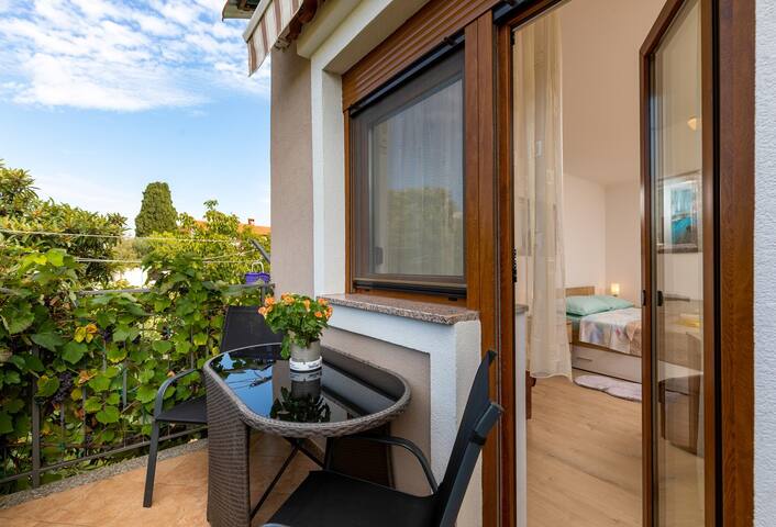 Apartments Kristina - Studio for 3 with terrace