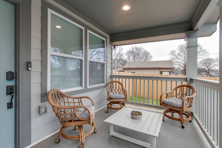 Spacious Home 2 Miles From Broadway! - Photo 4