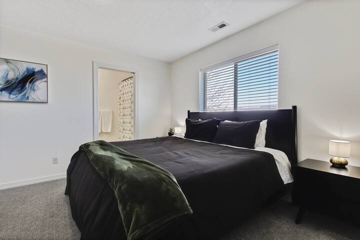 Treasure Valleys Shared Home with 2 Bedrooms - Photo 3