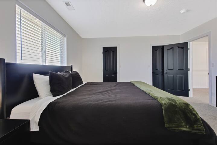 Treasure Valleys Shared Home with 2 Bedrooms - Photo 5