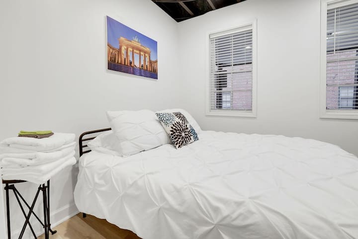 Housepitality - The Brandenburg Suite - Efficiency