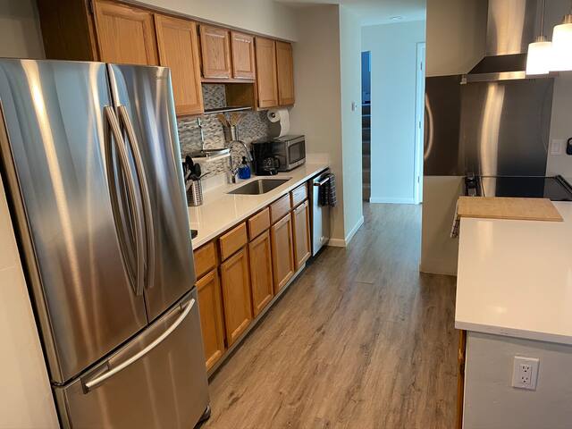 3 Bdr apartment close to Lionshead.