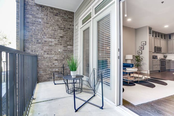 Luxury Apartment Near Emory Hospital & University - Picture 14