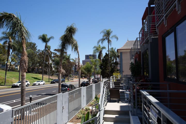 Spacious 500 sqft Studio with Balboa Park View
