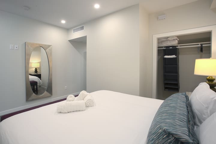 Spacious 1 Bedroom Apartment in Heart of San Diego